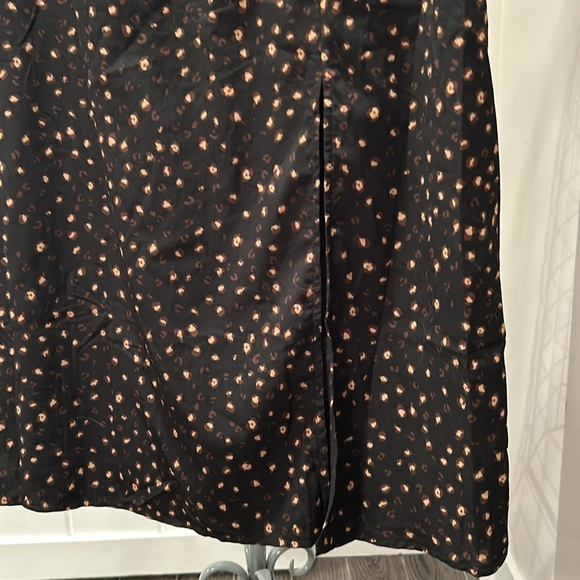 NWOT lovely soft skirt - Picture 3 of 5